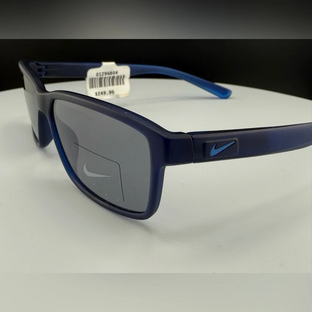 NIKE 7092S Sunglasses - Navy Blue